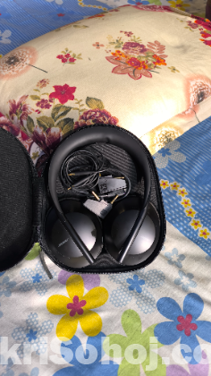 Bose Noise Cancelling Headphones 700